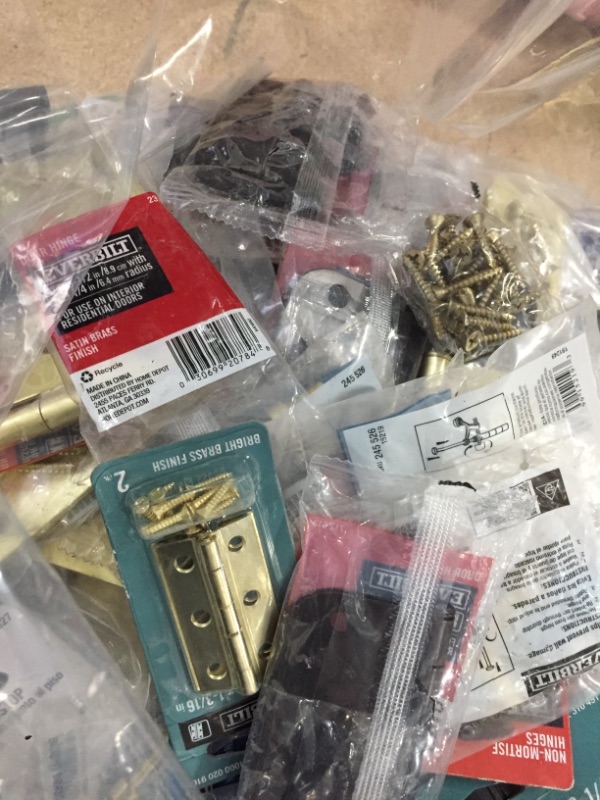 Photo 1 of ** NON REFUNDABLE BAG OF SORTED HINGES DIFFERENT SIZES, COLORS 
NON REFUNDABLE 
