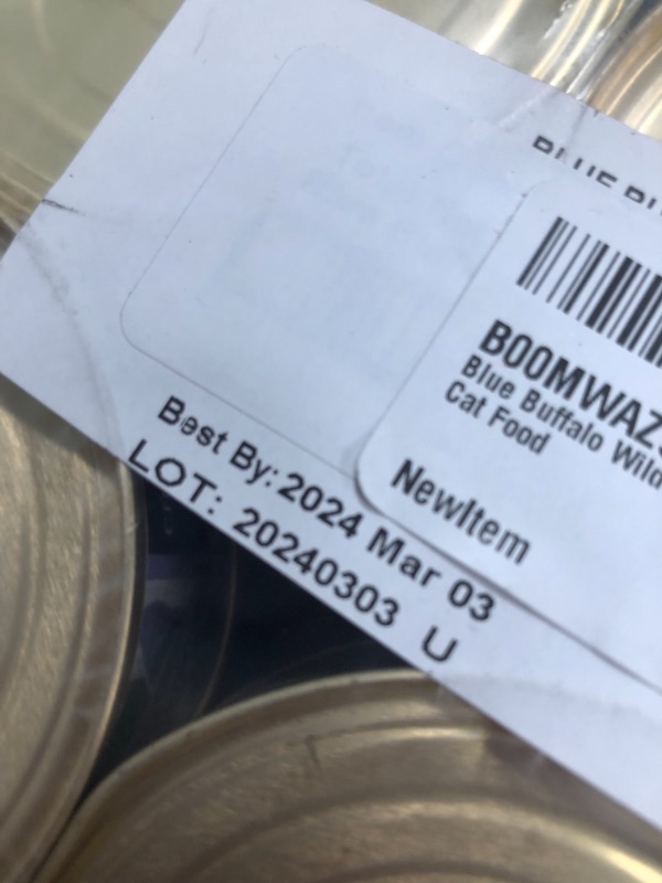 Photo 1 of BB- 03/03/24 Blue Buffalo Wilderness High Protein Grain Free, Natural Adult Pate Wet Cat Food Chicken recipe 
