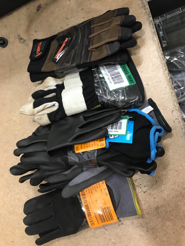 Photo 1 of **NO REFUNDS/RETURNS* -Bundle of assorted gloves