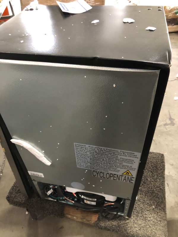 Photo 7 of ***PARTS ONLY**DAMAGED***
comfee 115-120 Can Beverage Cooler/Refrigerator, 115 cans capacity, mechanical control, glass door with stainless steel frame,Glass shelves/adjustable legs for home/apartment
