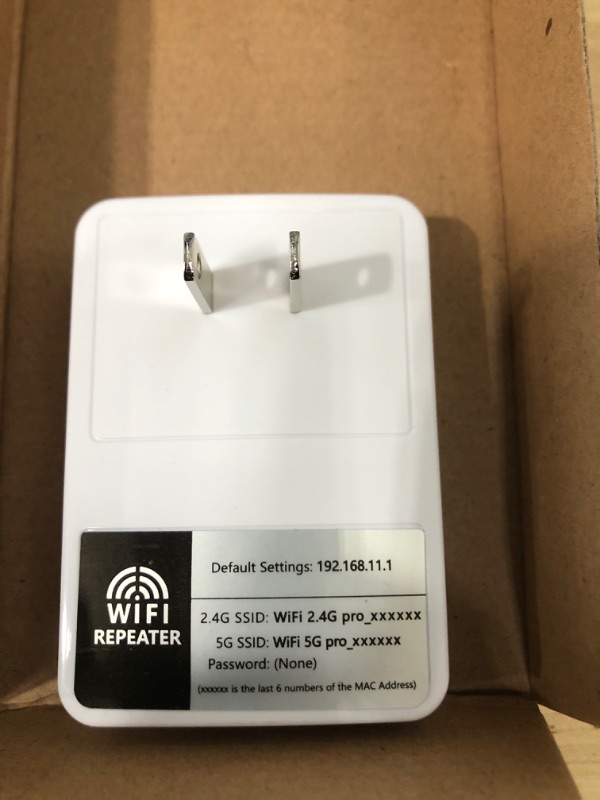 Photo 2 of Dual band wireless repeater WiFi Extender