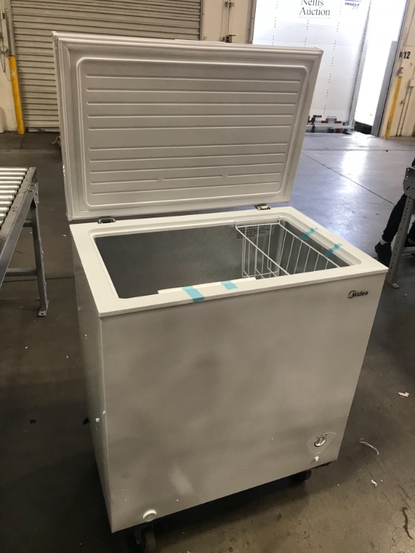 Midea MRC070S0AWW Chest Freezer, 7.0 Cubic Feet, White for sale
