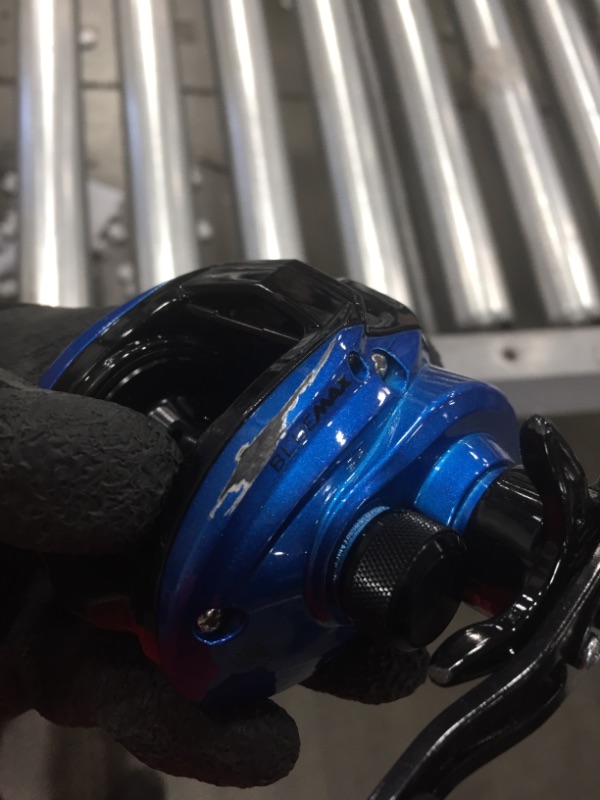 Photo 4 of *SEE last picture for damage*
Abu Garcia Blue Max Low Profile Baitcast Reel