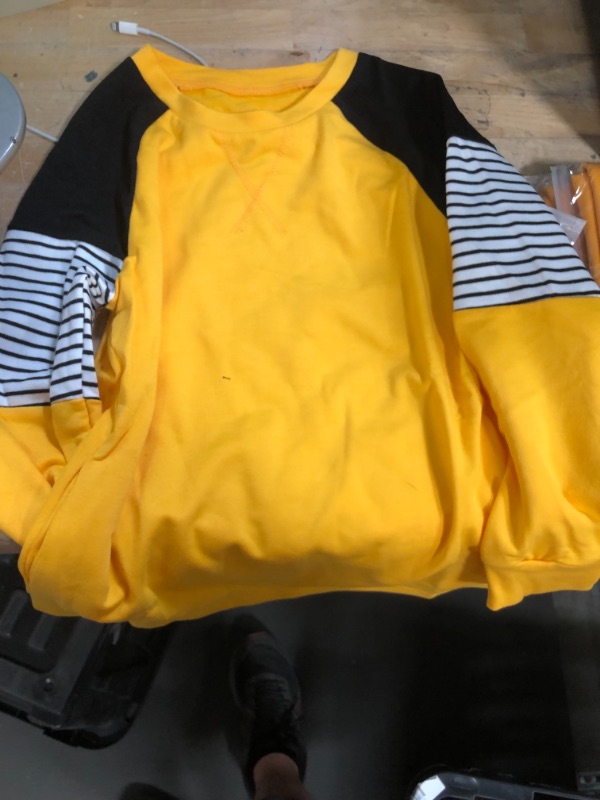 Photo 1 of SELINK Girl's Casual Big Kids Long Sleeve Striped Color Block Casual Tees with Pockets Yellow L
