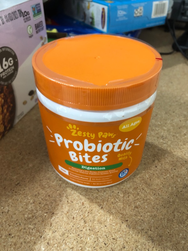 Photo 2 of   NON REFUNDABLE* BEST BY 05/2022*
Zesty Paws Probiotic for Dogs - Probiotics for Gut Flora, Digestive Health, Occasional Diarrhea & Bowel Support - Clinically Studied DE111 - Functional Dog Supplement Soft Chews for Pet Immune System.
