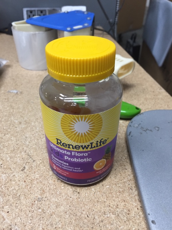 Photo 1 of EXP:04/2022 **SOLD AS IS, NON-REFUNDABLE**
Renew Life Kids Probiotic - Ultimate Flora Kids Probiotic Gummies Probiotic Supplement- Dairy & Soy Free - 3 Billion CFU - Fruit Flavor, 60 Chewable Gummies