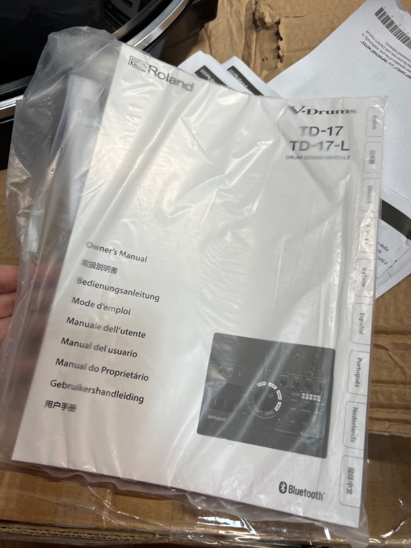 Photo 16 of Roland Electronic Drum Pad (KD-180), & , & 2 of Roland CY-12C Electric Drum Crash V-Cymbal, 12-Inch, Black, & Roland TD-17 Drum Sound Module , Black Roland CY-13R Electric Drum Ride V-Cymbal, 13-Inch, Black

**UNABLE TO TEST**MISSING HARDWARE**USED**




