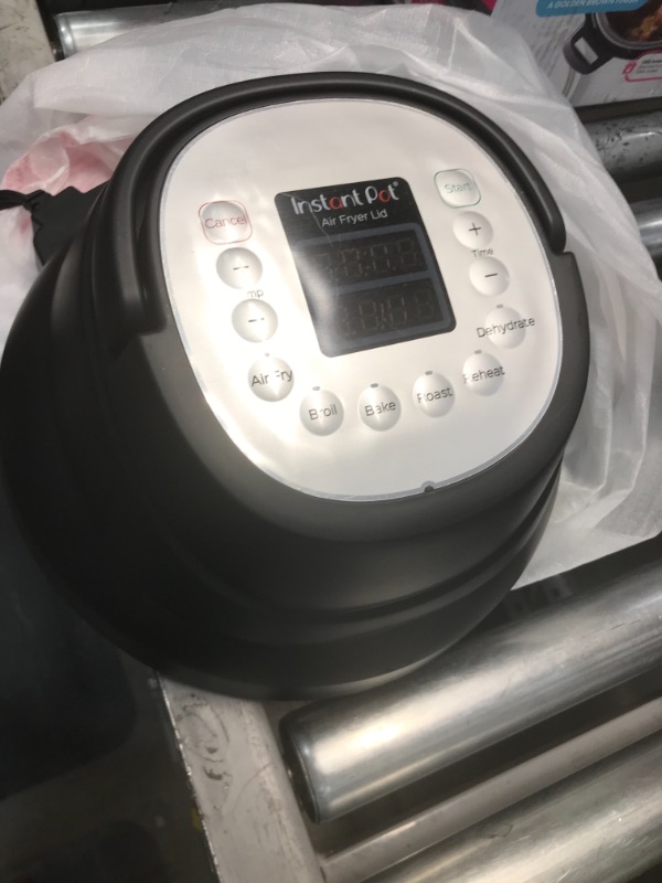 Photo 5 of Instant Pot Air Fryer Lid 6 in 1, No Pressure Cooking Functionality, 6 Qt, 1500 W *parts Only * lid won't turn on 