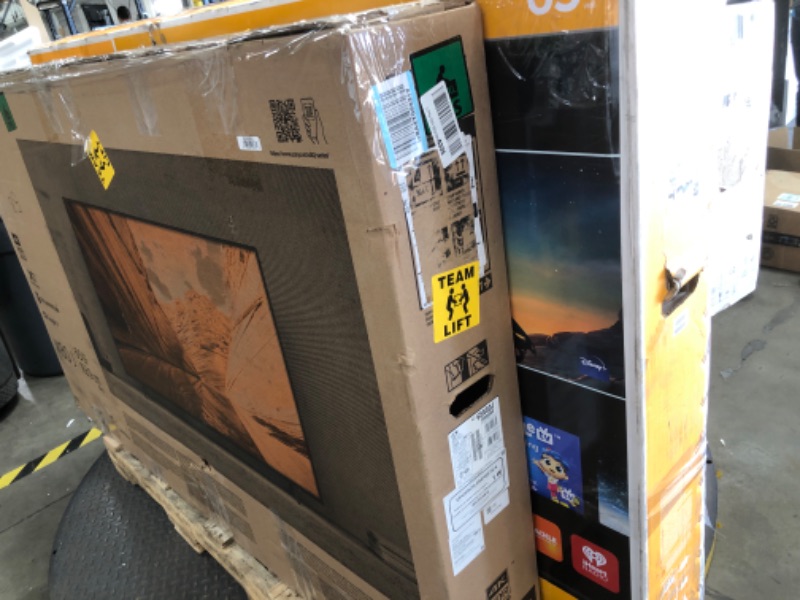 Photo 3 of MIXED PALLET OF DAMAGED TVS AND MONITORS**NO REFUNDS**MIXED SIZES** 