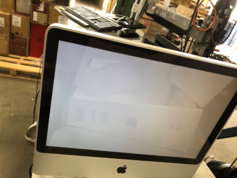 Photo 3 of Apple iMac (21.5-inch, 8GB RAM, 256GB SSD Storage)