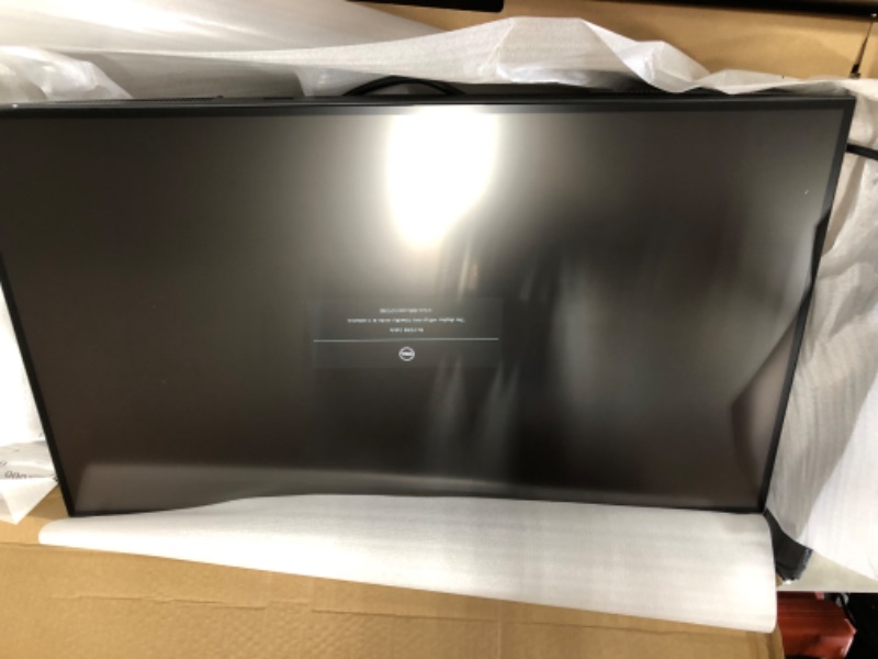 Photo 2 of Dell U2722D - 27-inch QHD (2560 x 1440) 16:9 UltraSharp Monitor with Comfortview Plus, 60Hz Refresh Rate, 100% sRGB, 1.07 Billion Colors, Platinum Silver