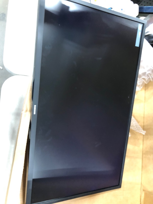 Photo 2 of Samsung U32J590UQN 32" UHD LCD Monitor, HDMI, DisplayPort