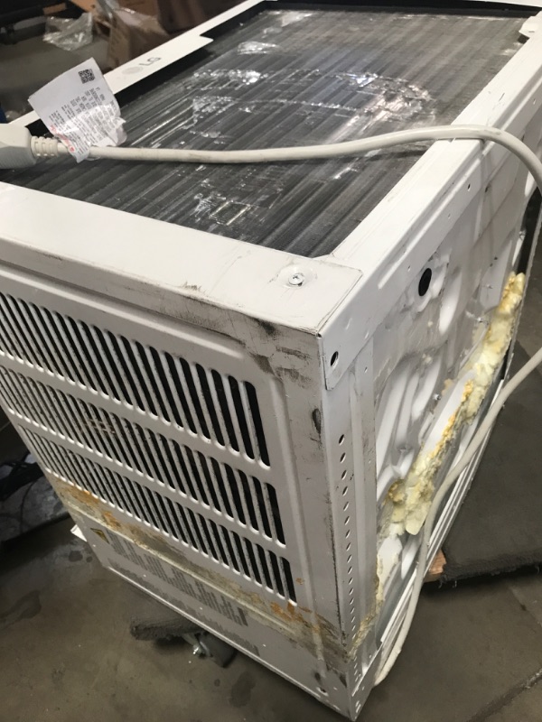 Photo 4 of **DAMAGED MISSING PARTS** LG Electronics
22,000 BTU 230/208-Volt Dual Inverter Window Air Conditioner LW2217IVSM Cools 1,300 Sq Ft, Wi-Fi Enabled with Remote