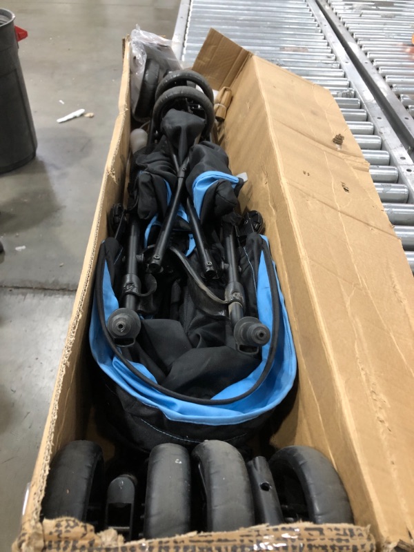 Photo 2 of USED: Summer 3Dmini Convenience Stroller, Blue/Black – Lightweight Infant Stroller with Compact Fold, Multi-Position Recline, Canopy with Pop Out Sun Visor and More – Umbrella Stroller for Travel and More ?44.1 x 7.6 x 8.3 inches

