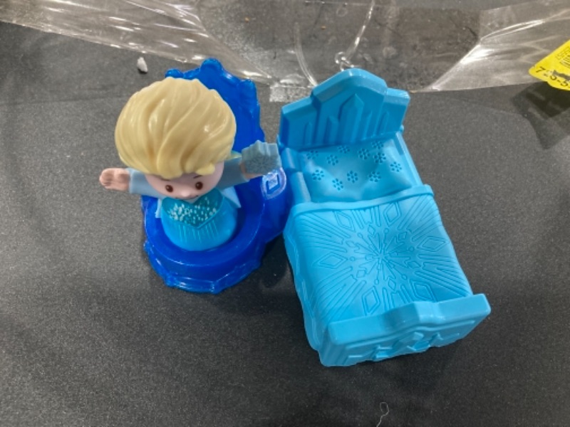 Photo 3 of Fisher-Price Little People Disney Frozen Elsa's Ice Palace, Musical Light-Up Playset
