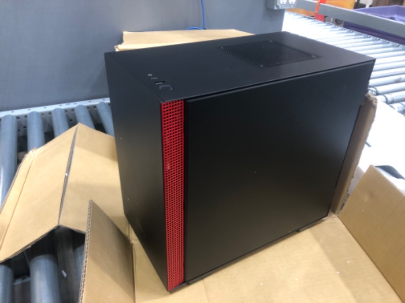 Photo 3 of NZXT CA-H210B-BR H210 Mini-ITX Case (Matte Black/Red)