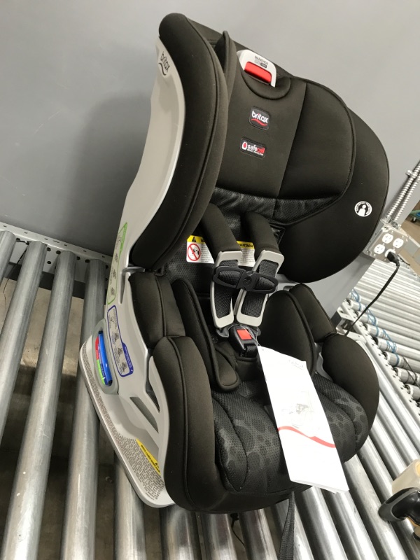 Photo 2 of Britax Marathon ClickTight Convertible Car Seat, Bubbles [Amazon Exclusive]
