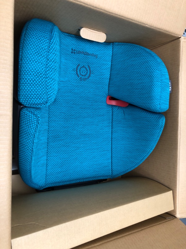 Photo 2 of ALTA Highback Booster Car Seat 20 x 19 x 33 inches
