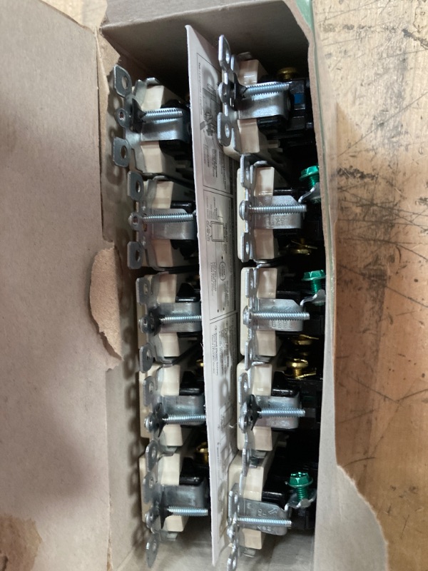 Photo 1 of Leviton
Decora 15 Amp Single-Pole AC Quiet Switch, Light Almond (10-Pack)