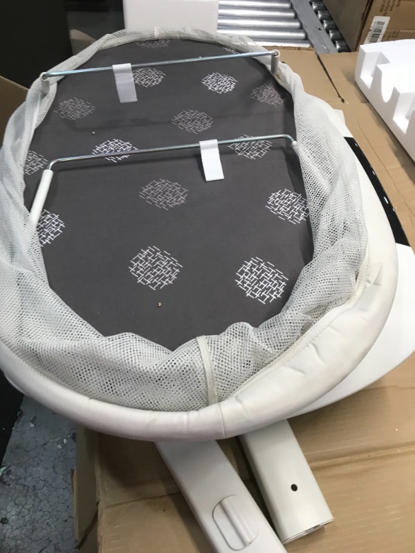 Photo 2 of  doesnt rock
4moms mamaRoo Sleep Bassinet, Bluetooth Baby Bassinets and Furniture with 5 Unique Motions, 4 Built-in White Noise Options, Birch
