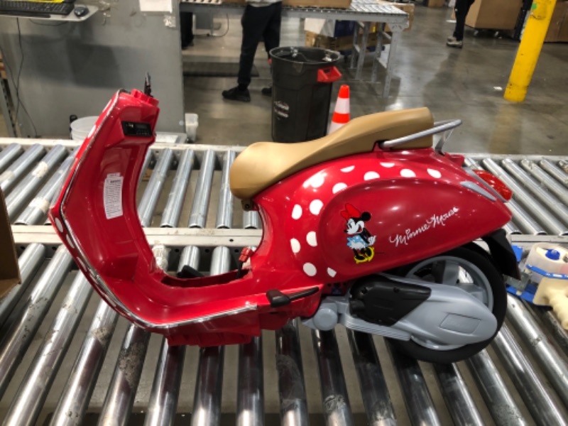 Photo 3 of Kid Trax Toddler Minnie Mouse Vespa Scooter Electric Ride On Toy, 3-5 Years Old, 6 Volt, Max Weight 60 lbs, Red (KT1583AZ)
