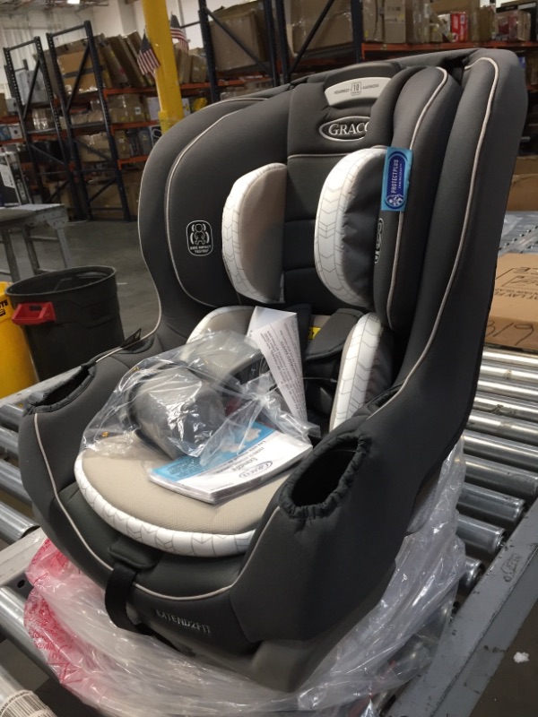 Photo 2 of Graco Extend2Fit Convertible Car Seat | Ride Rear Facing Longer with Extend2Fit, Redmond, Amazon Exclusive
