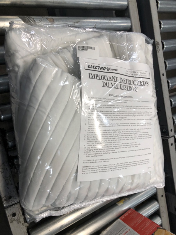 Photo 1 of Electrowarmth M76Fld King Two Controls Heated Mattress Pad, Std King 76-Inch by 80-Inch, White,  California King
