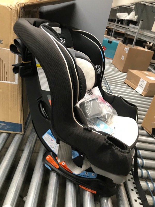 Photo 6 of Graco Extend2Fit Convertible Car Seat, Ride Rear Facing Longer with Extend2Fit, Gotham
