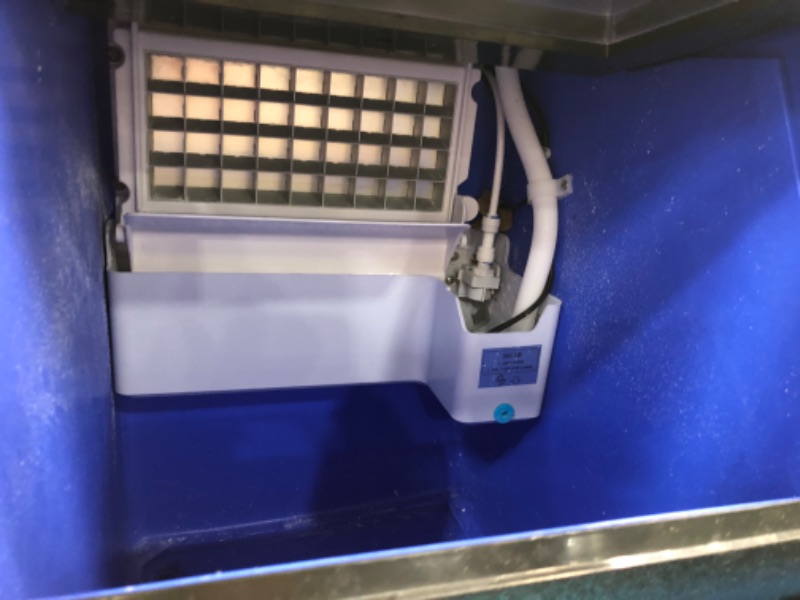 Photo 1 of PARTS ONLY*
BY-70PF 495W 50KG / H 120V / 60Hz US Standard Stainless Steel Transparent Cover Commercial Ice Machine
