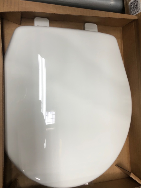 Photo 2 of Mayfair Slow Close Round White Plastic Toilet Seat