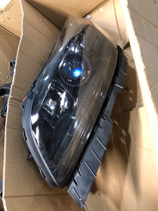 Photo 5 of ****DAMAGED***
Headlight Assembly - Compatible with 2013 2014 2015 Chevy Malibu -Black Housing