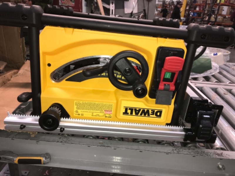 Photo 4 of 15 Amp Corded 8-1/4 in. Compact Jobsite Tablesaw
