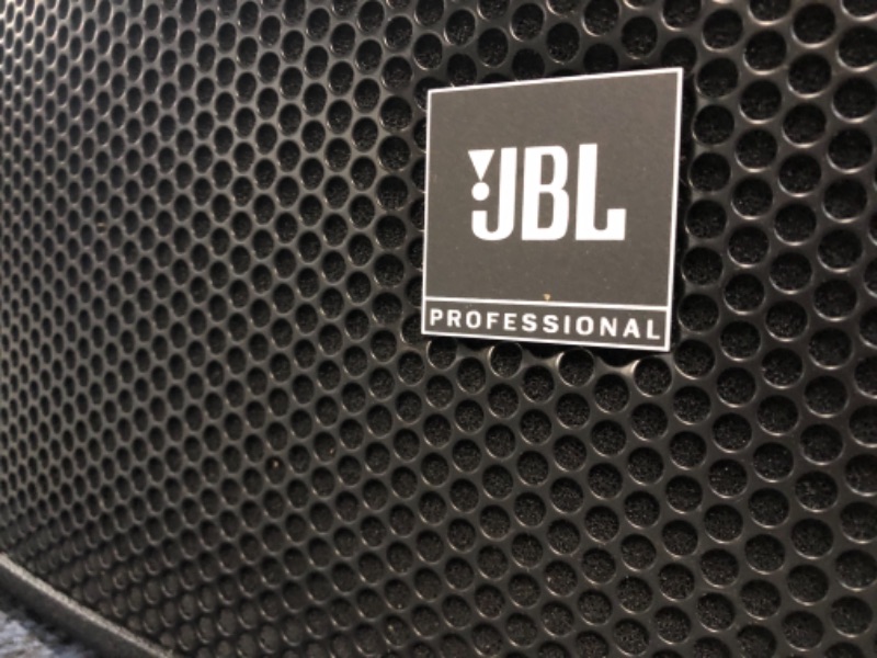 Photo 1 of JBL Professional AM7200/64 High Power Mid-High Frequency Loudspeaker System (AM7200/64) 25.91 x 22.09 x 21.61 inches

