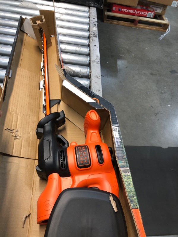 Photo 2 of Black & Decker Beht150 17 in. Electric Hedge Trimmer