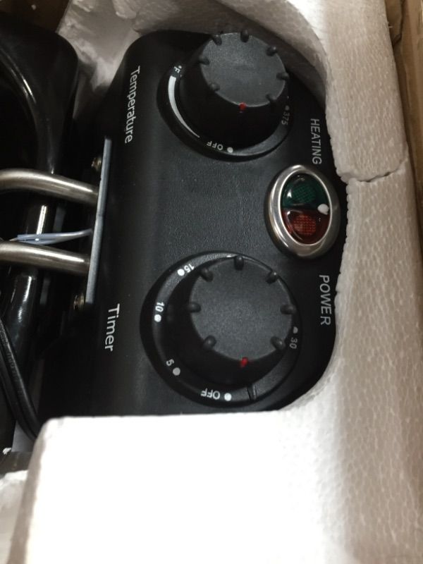 Photo 1 of Maxi-Matic Elite 3.5 Qt. Immersion Deep Fryer