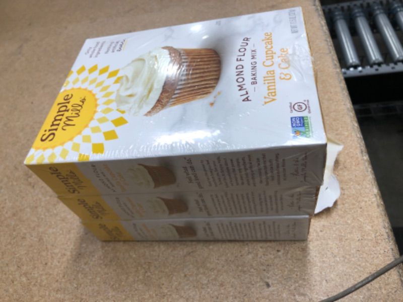 Photo 1 of **NON-REFUNDABLE : EXPIRE DATE: 01/18/2022** Simple Mills Almond Flour Baking Mix, Gluten Free Vanilla Cake Mix, Muffin pan ready, Good for Baking, Nutrient Dense, 11.5oz, 3 Count
