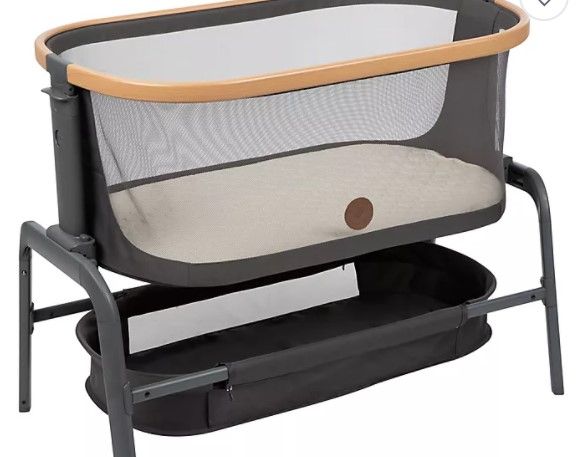 Photo 1 of *Loose hardware, may be incomplete*
Maxi-Cosi® Iora Bedside Bassinet in Graphite

