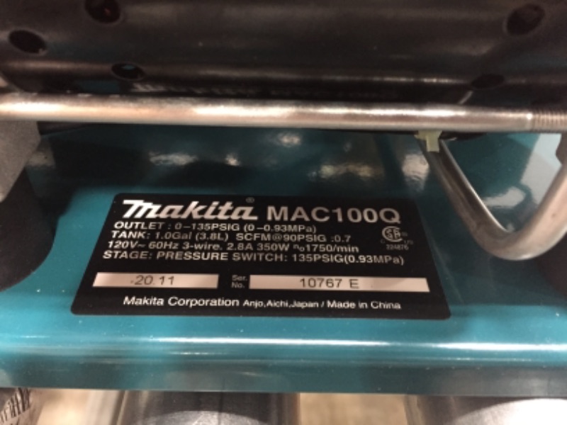 Photo 3 of "Makita MAC100QK1 1/2 HP 1 Gallon Compact Electric Compressor Nailer Combo Kit"
