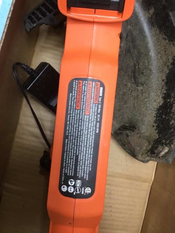 Photo 1 of Black+decker LST300 20-Volt MAX* Lithium String Trimmer & Edger