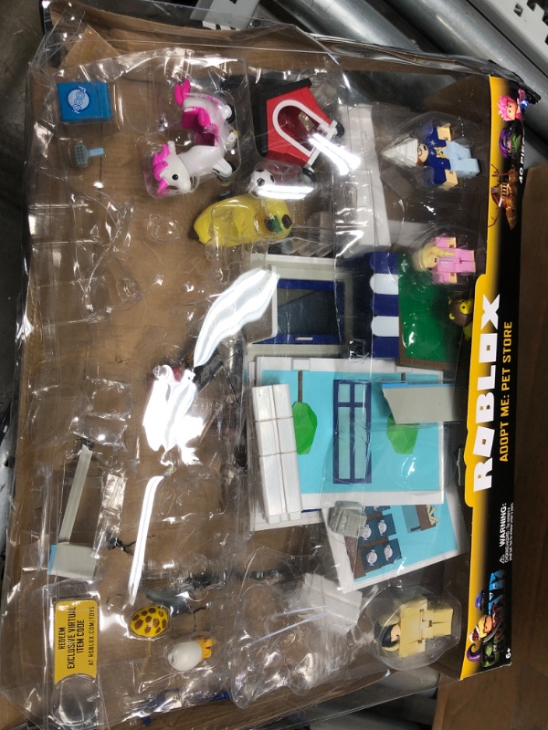 Photo 1 of Roblox 888 ROG0177 Celebrity-Deluxe Playset Wave 6, Pet Store
