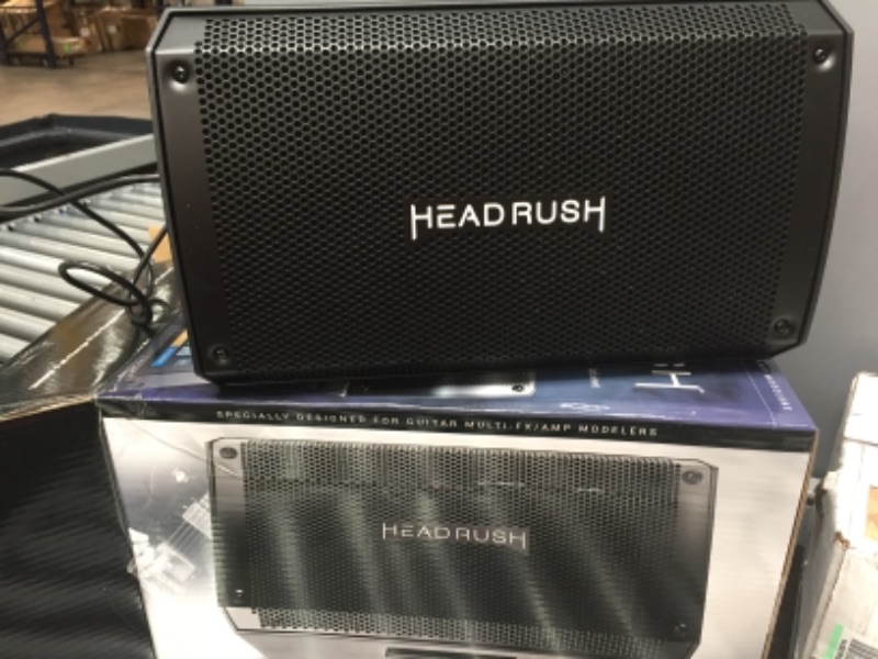 Photo 5 of HeadRush FRFR-108 | 2000W Full-Range Flat-Response Powered Guitar Cabinet

*USED- DIRTY**

ITEM TURNS ON SEE PICTURES