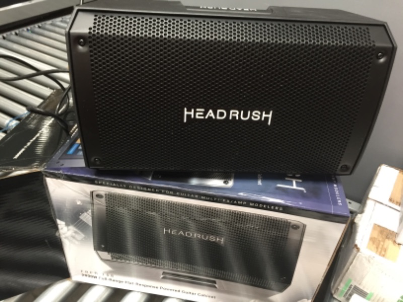 Photo 6 of HeadRush FRFR-108 | 2000W Full-Range Flat-Response Powered Guitar Cabinet

*USED- DIRTY**

ITEM TURNS ON SEE PICTURES