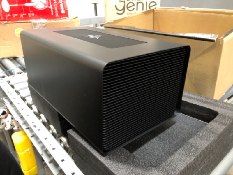 Photo 4 of USED: Razer Core X Aluminum External GPU Enclosure (eGPU): Compatible with Windows & MacOS Thunderbolt 3 Laptops, NVIDIA /AMD PCIe Support, 650W PSU, Classic Black  9.06 x 14.74 x 6.62 inches

