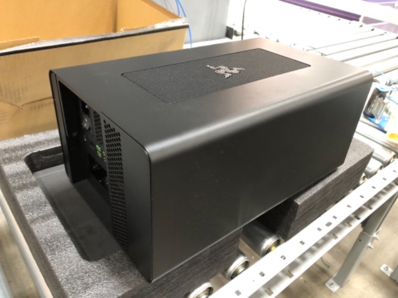 Photo 2 of USED: Razer Core X Aluminum External GPU Enclosure (eGPU): Compatible with Windows & MacOS Thunderbolt 3 Laptops, NVIDIA /AMD PCIe Support, 650W PSU, Classic Black  9.06 x 14.74 x 6.62 inches

