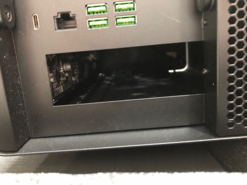 Photo 5 of USED: Razer Core X Aluminum External GPU Enclosure (eGPU): Compatible with Windows & MacOS Thunderbolt 3 Laptops, NVIDIA /AMD PCIe Support, 650W PSU, Classic Black  9.06 x 14.74 x 6.62 inches

