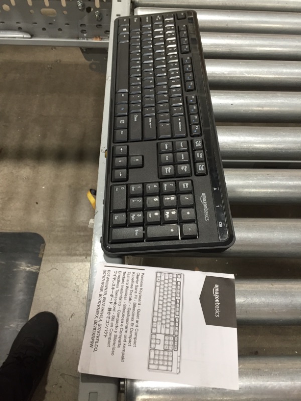 Photo 3 of Amazon Basics Wireless Keyboard-Quiet and Compact-US Layout (QWERTY)
- Missing hardware (Unable to test) 