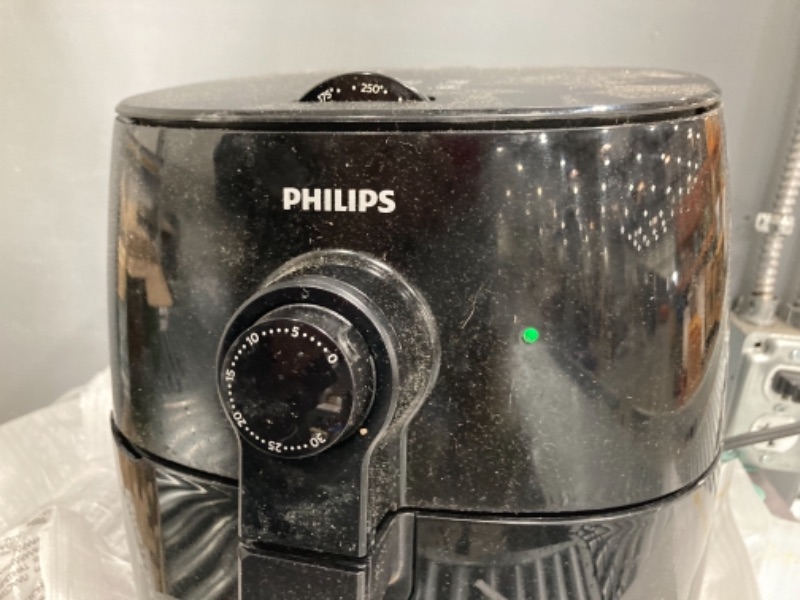 Photo 2 of Philips TurboStar Technology Airfryer, Analog Interface
