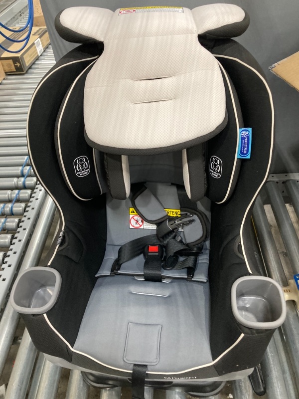 Photo 4 of Graco Extend2Fit Convertible Car Seat, Ride Rear Facing Longer with Extend2Fit, Gotham
