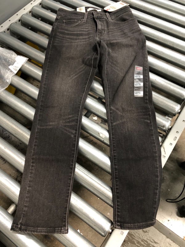 Photo 2 of Levi's(r) Womens Classic Mid-Rise Skinny (W28 x L28)
