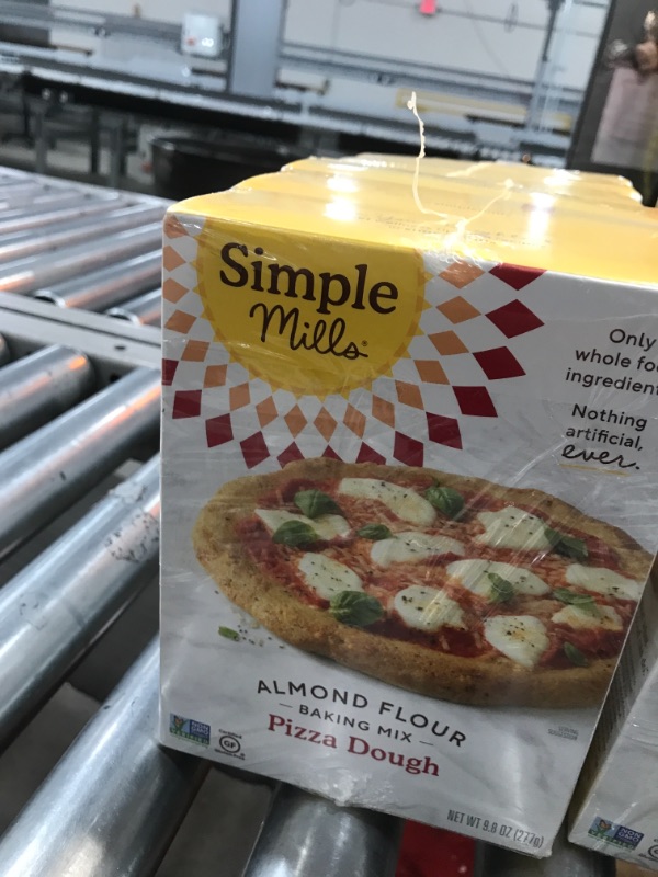Photo 2 of ****BEST BY :  12/17/2021  **** Simple Mills Almond Flour, Cauliflower Pizza Dough Mix, Gluten Free, Made with whole foods, 3 Count (Packaging May Vary)
SOLD AS IS -NO REFUNDS 